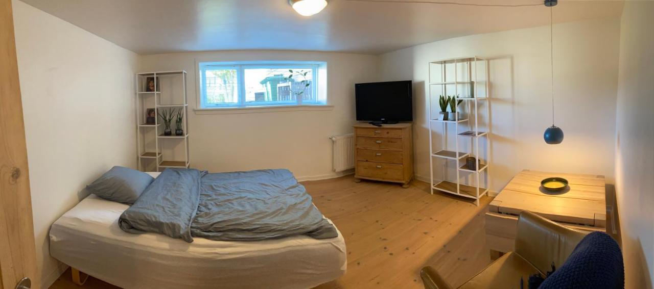 Vaerelse Med Eget Kokken Og Bad Appartement Esbjerg Buitenkant foto